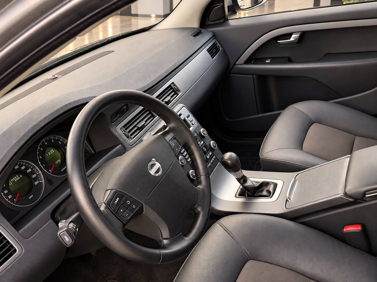 Volvo V70 2.0 Kinetic 2010, bild 6/10