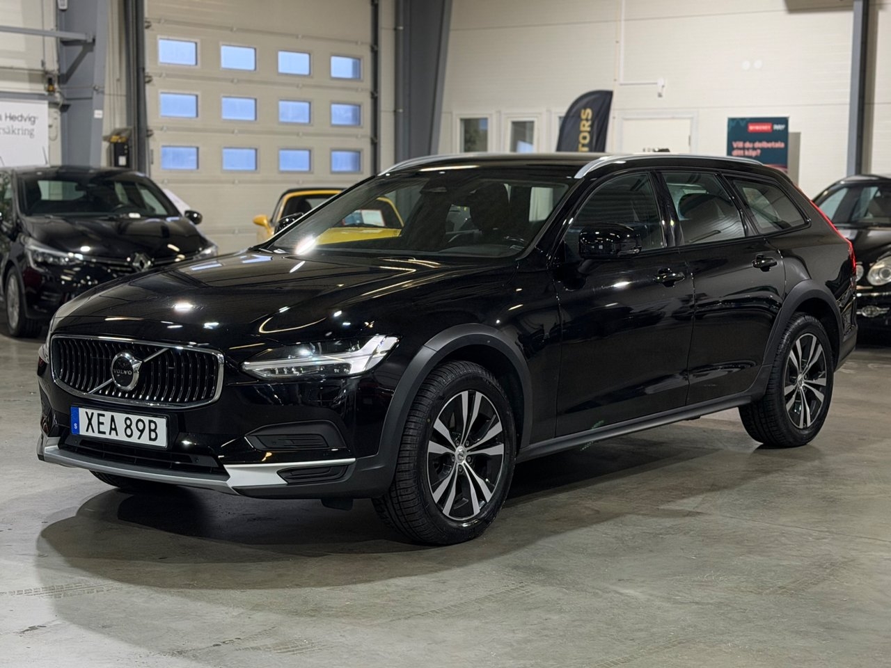 Volvo V90 Cross Country B4