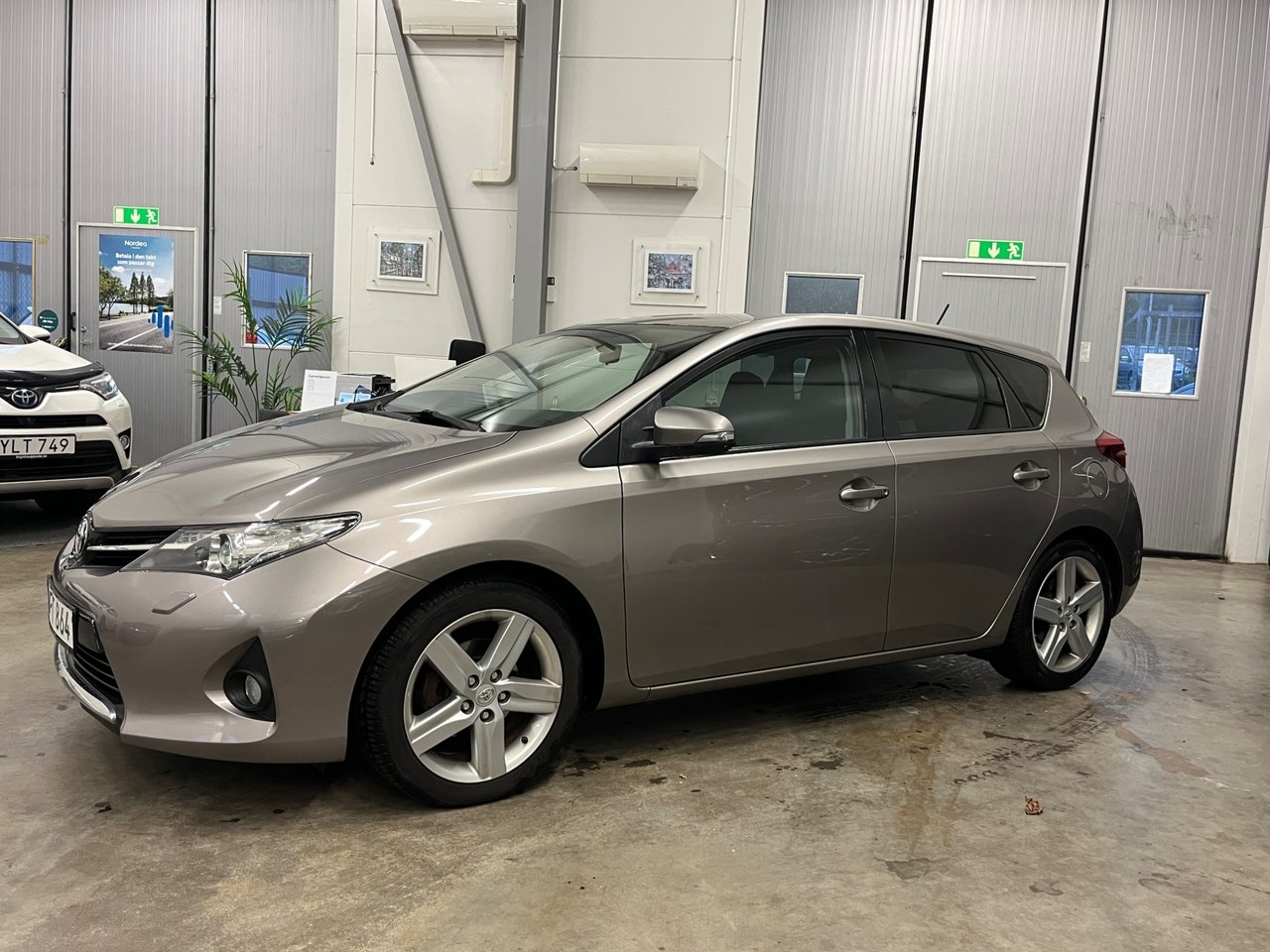 Toyota Auris 1.6 2015, bild 3/10