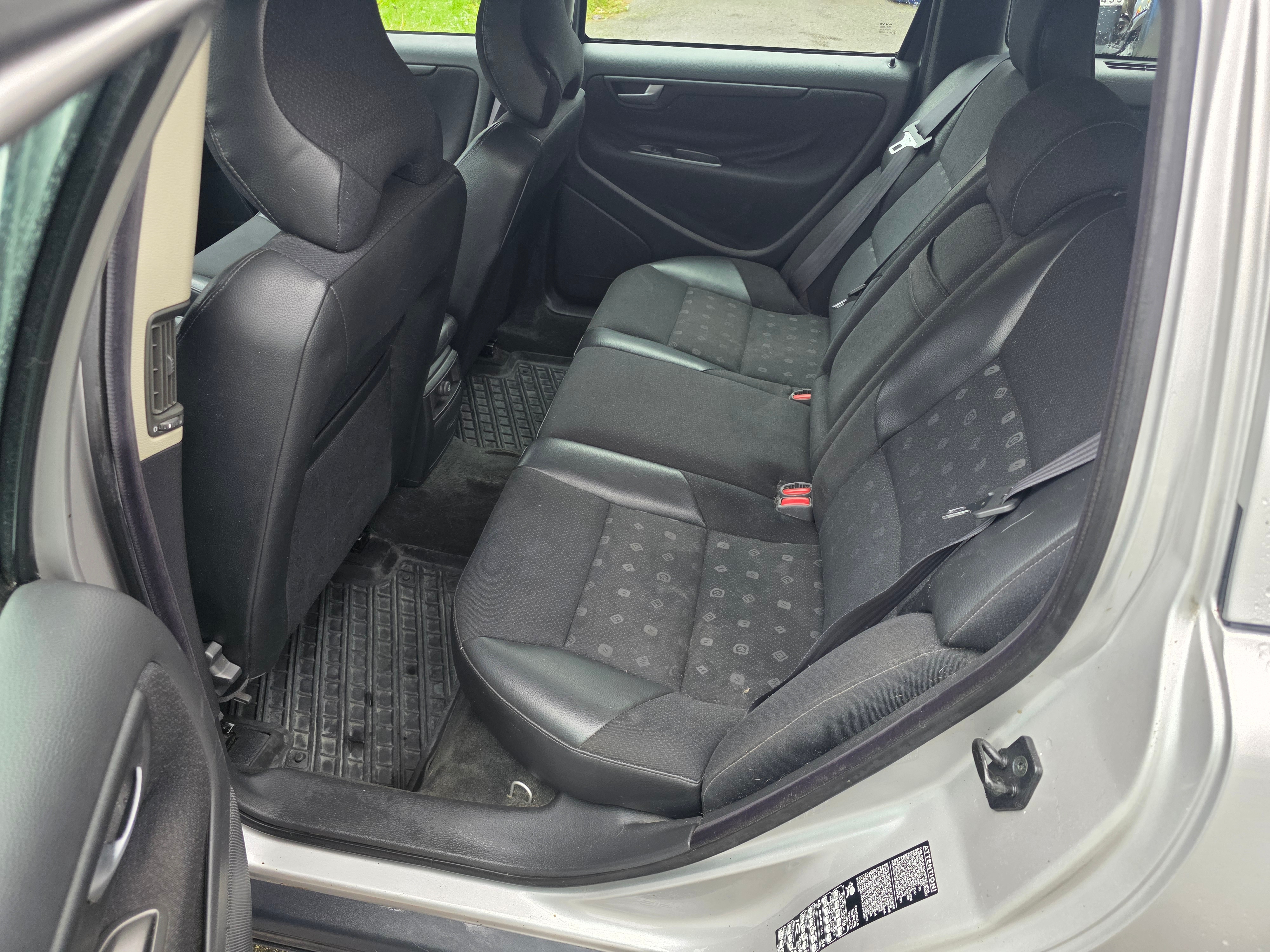 Volvo V70 2.4 2002, kuva 6/8