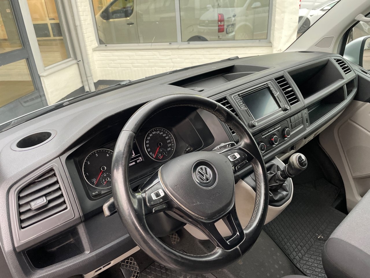 Volkswagen Transporter 2.0 TDI SCR 2018, kuva 5/10