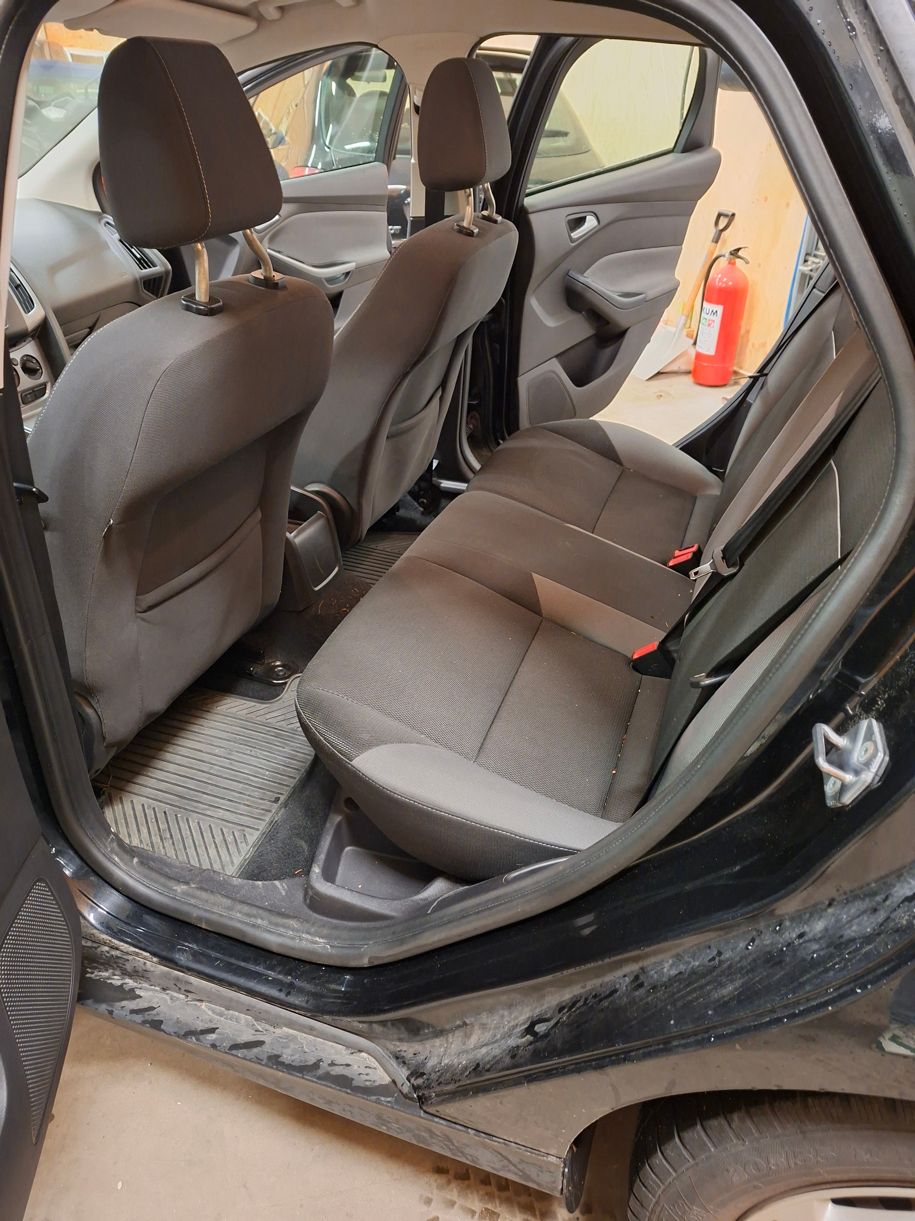 Ford Focus 1.6 TDCi ECOnetic 2013, bild 4/6