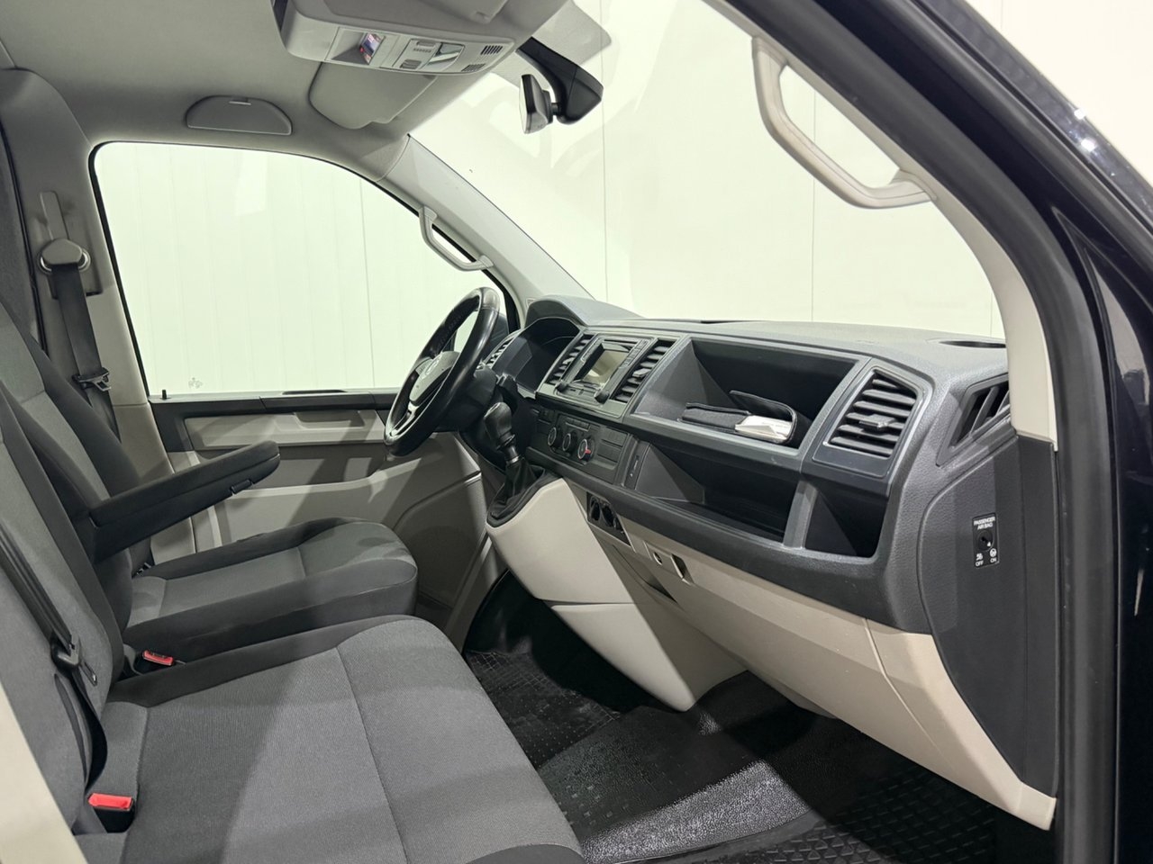 Volkswagen Transporter 2.0 TDI SCR 2016, kuva 7/10