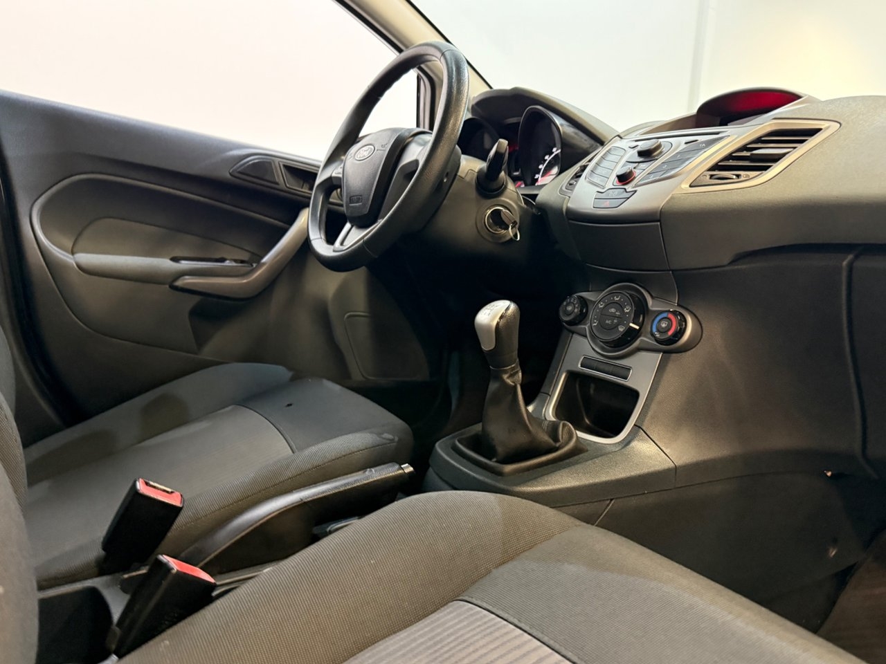 Ford Fiesta 1.4 TDCi 2011, kuva 5/8