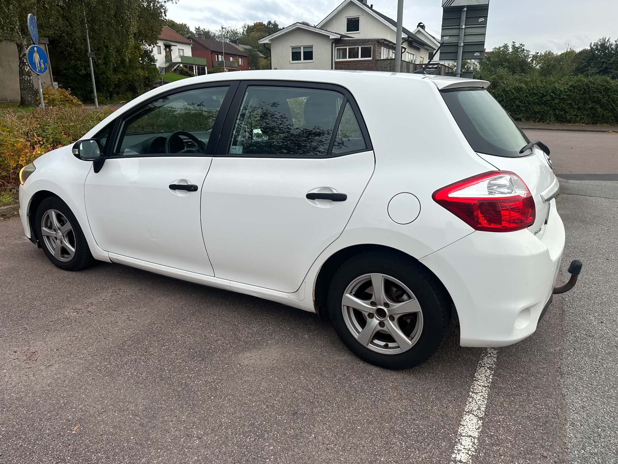 Toyota Auris 1.4 D-4D 2010, bild 6/9
