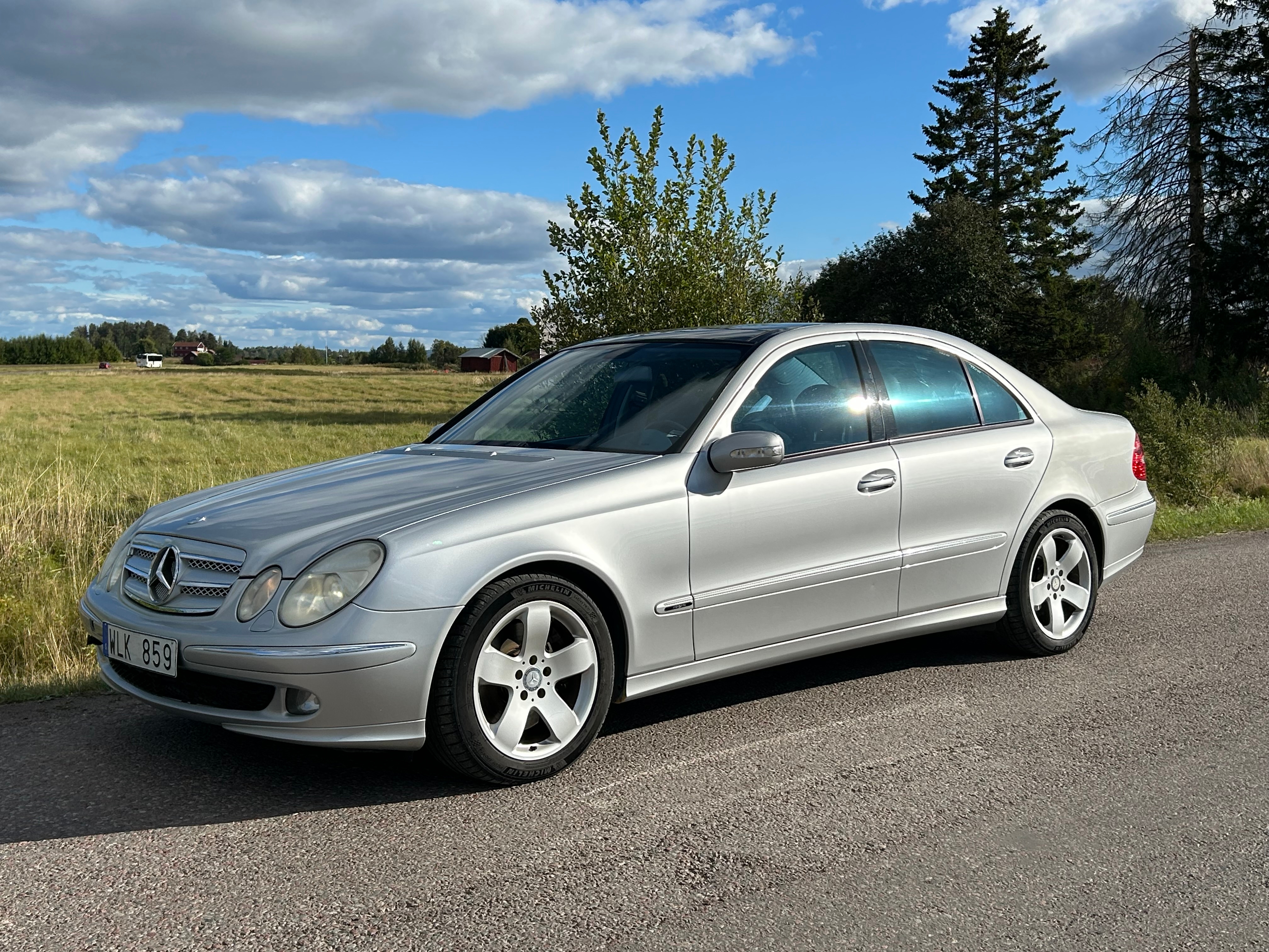 Mercedes-Benz E 500 2005, bild 4/7