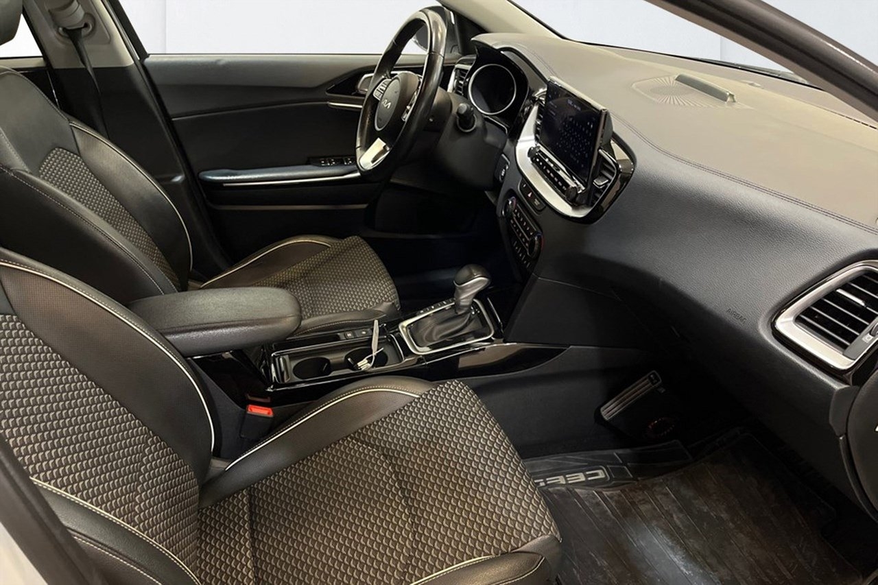 Kia Ceed 1.6 GDI Advance 2024, bild 7/10