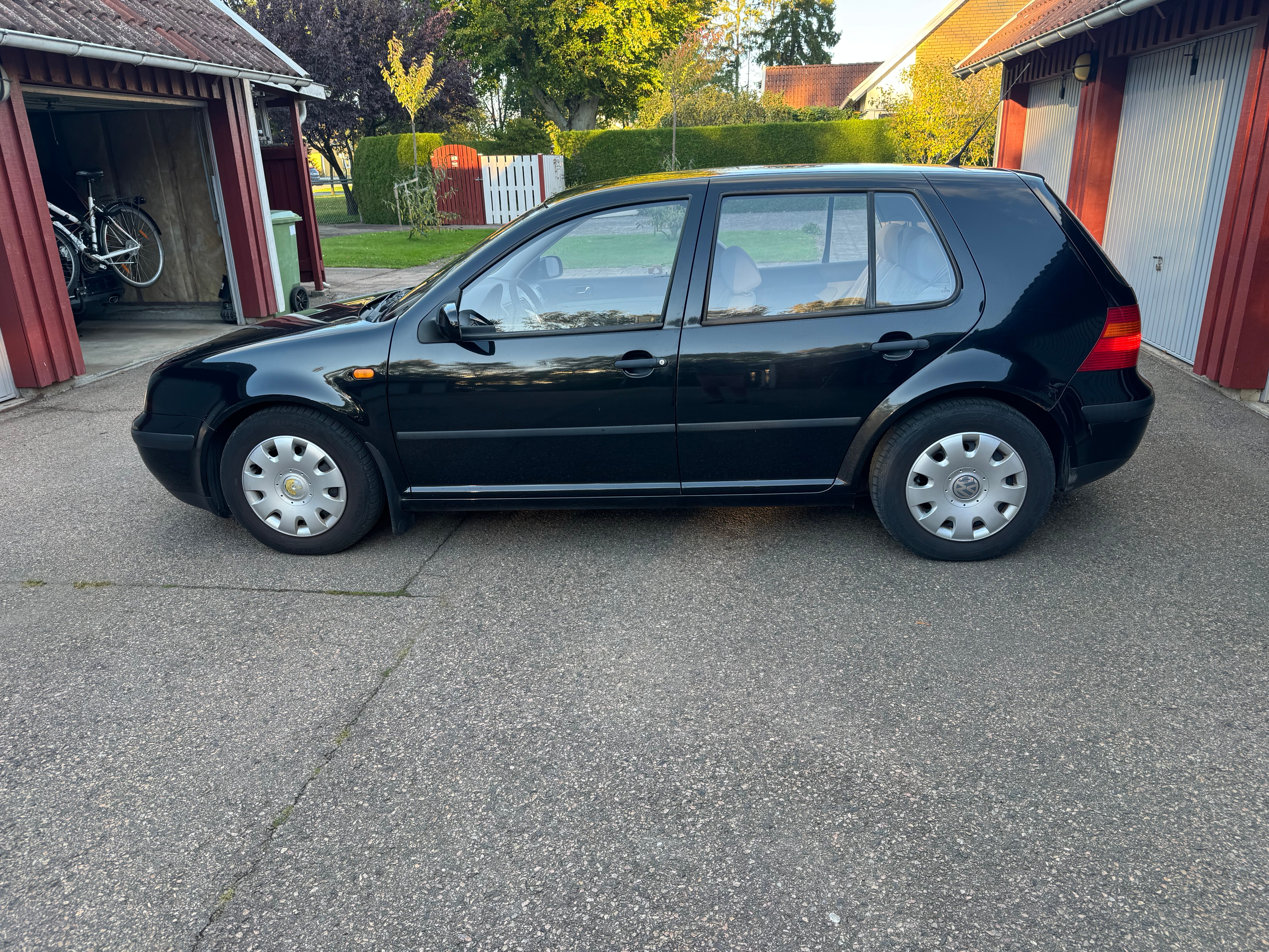 Volkswagen Golf 1.6 1999, bild 2/7