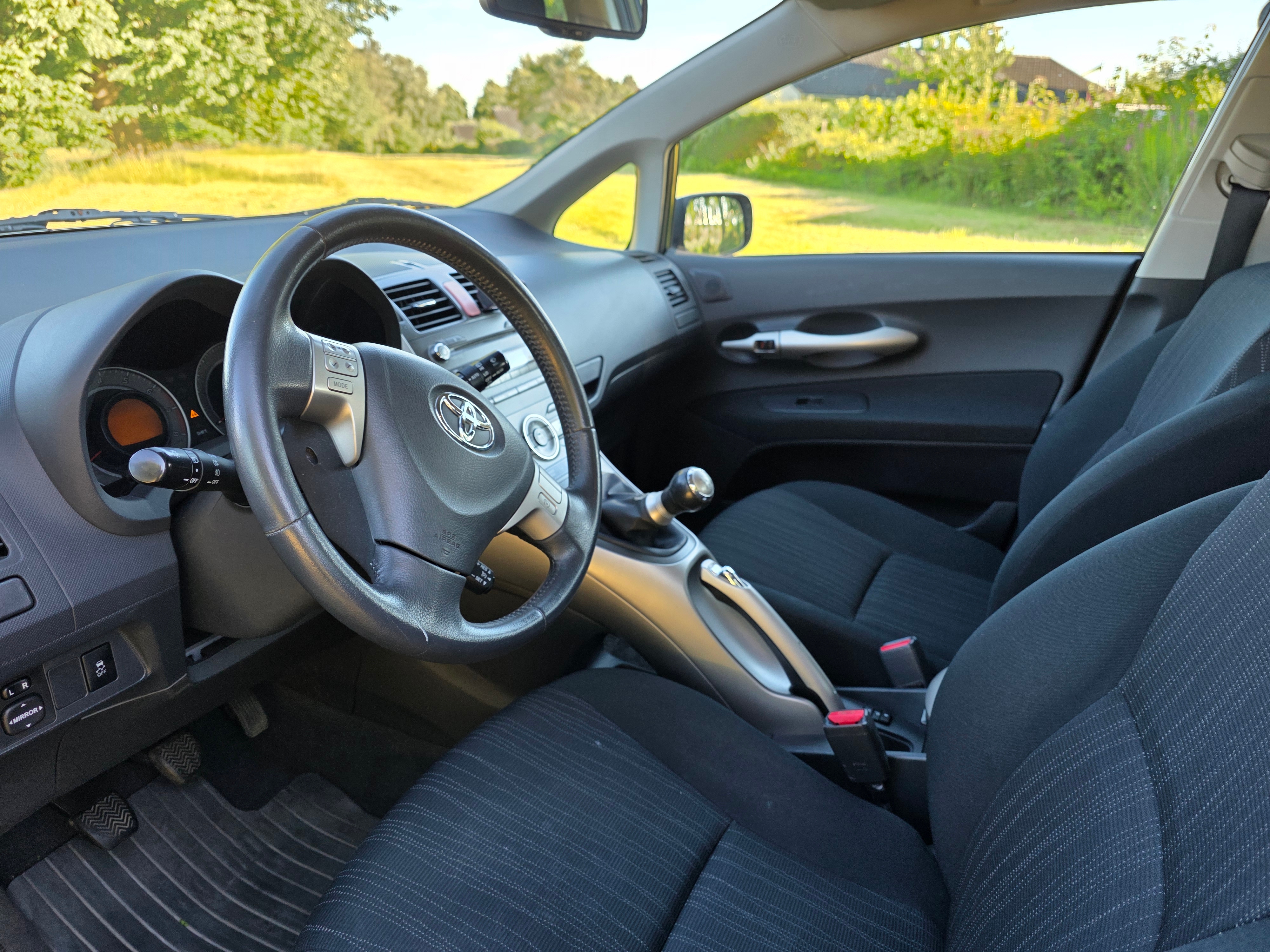 Toyota Auris 1.6 2008, bild 4/7