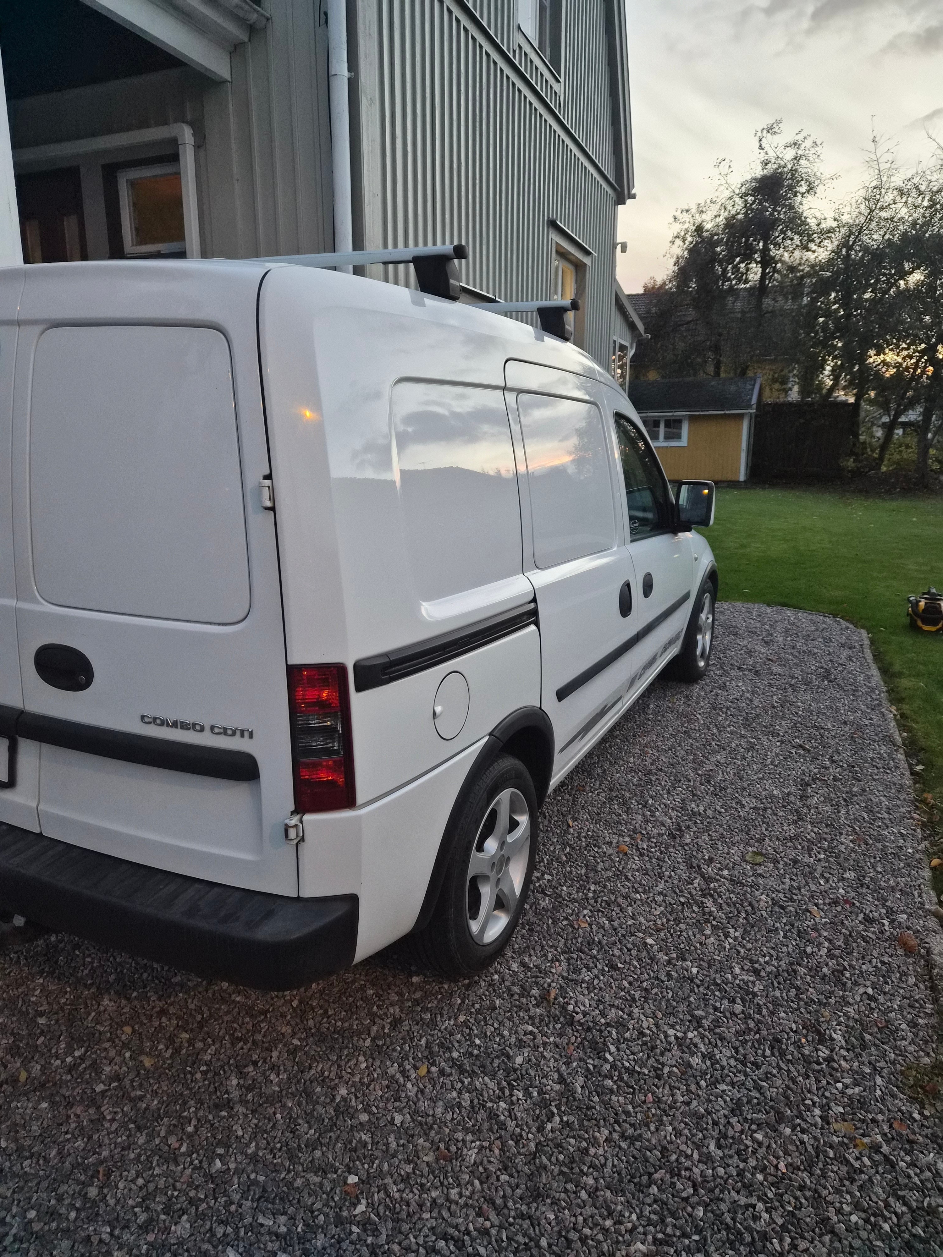 Opel Combo 1.3 CDTI 2011, photo 2/7