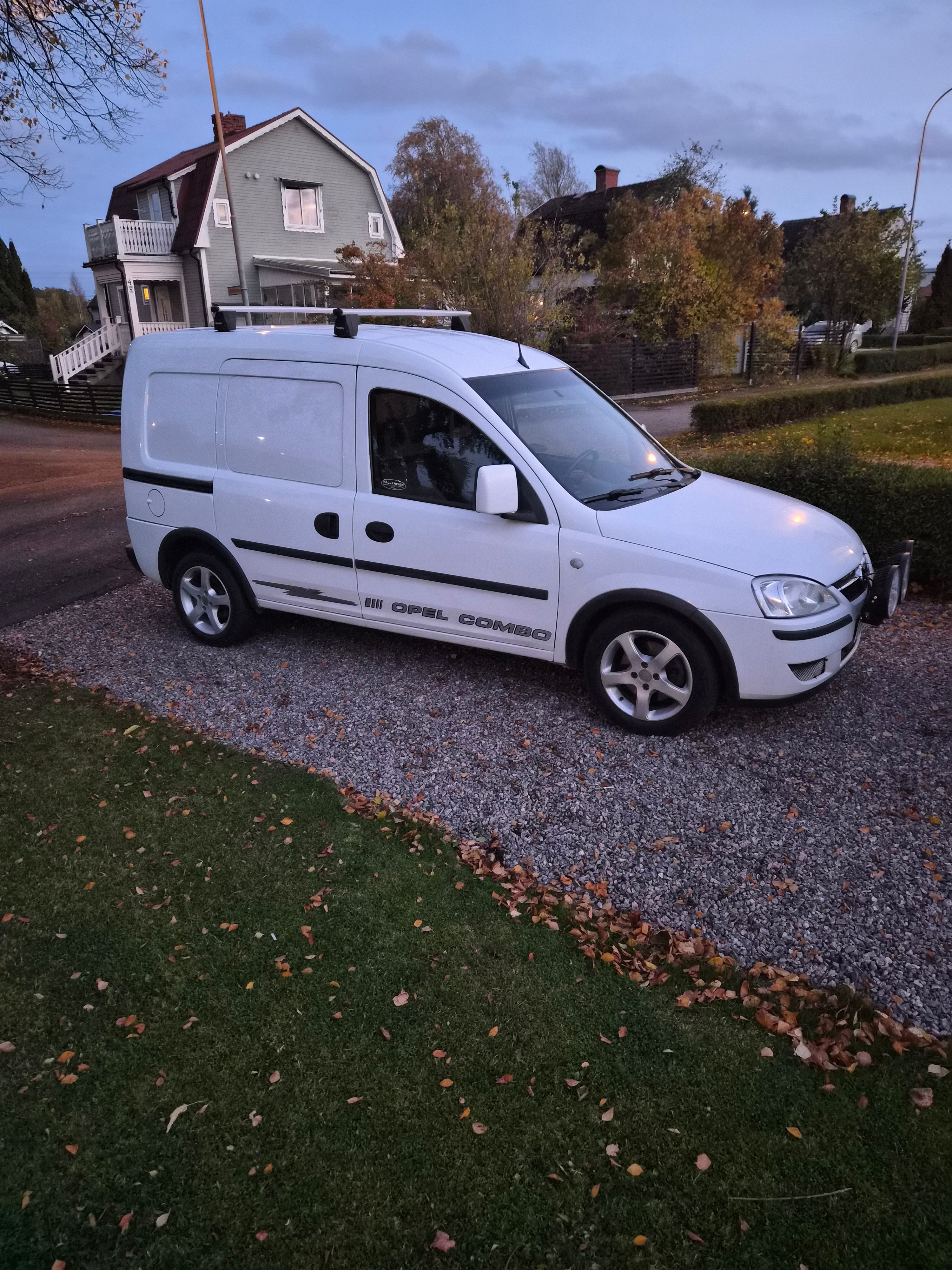 Opel Combo 1.3 CDTI 2011, photo 3/7