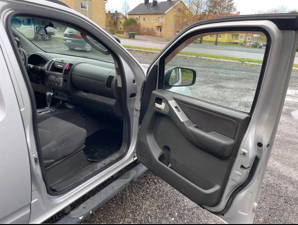 Nissan Navara 2.5 dCi 2006, bild 6/9
