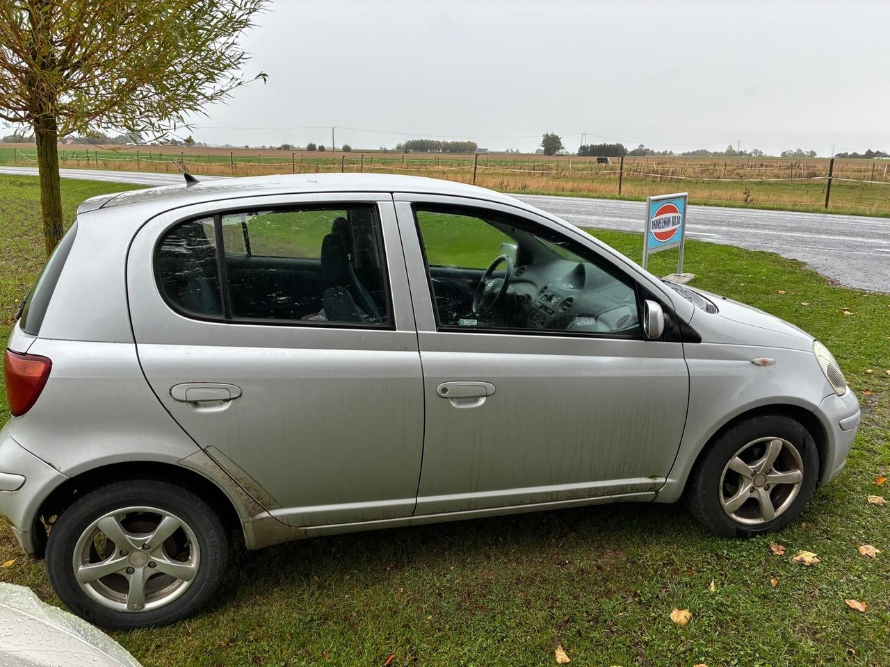 Toyota Yaris 1.3 2005, bild 3/5