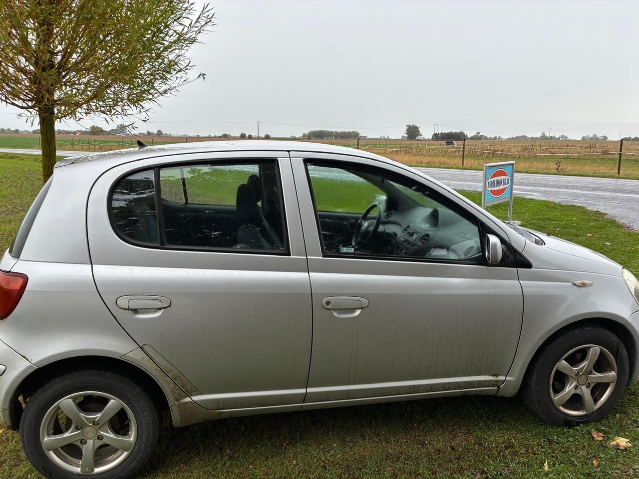 Toyota Yaris 1.3 2005, bild 2/5
