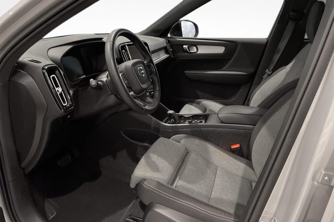 Volvo XC40 B3 Plus Dark 2025, bild 6/10