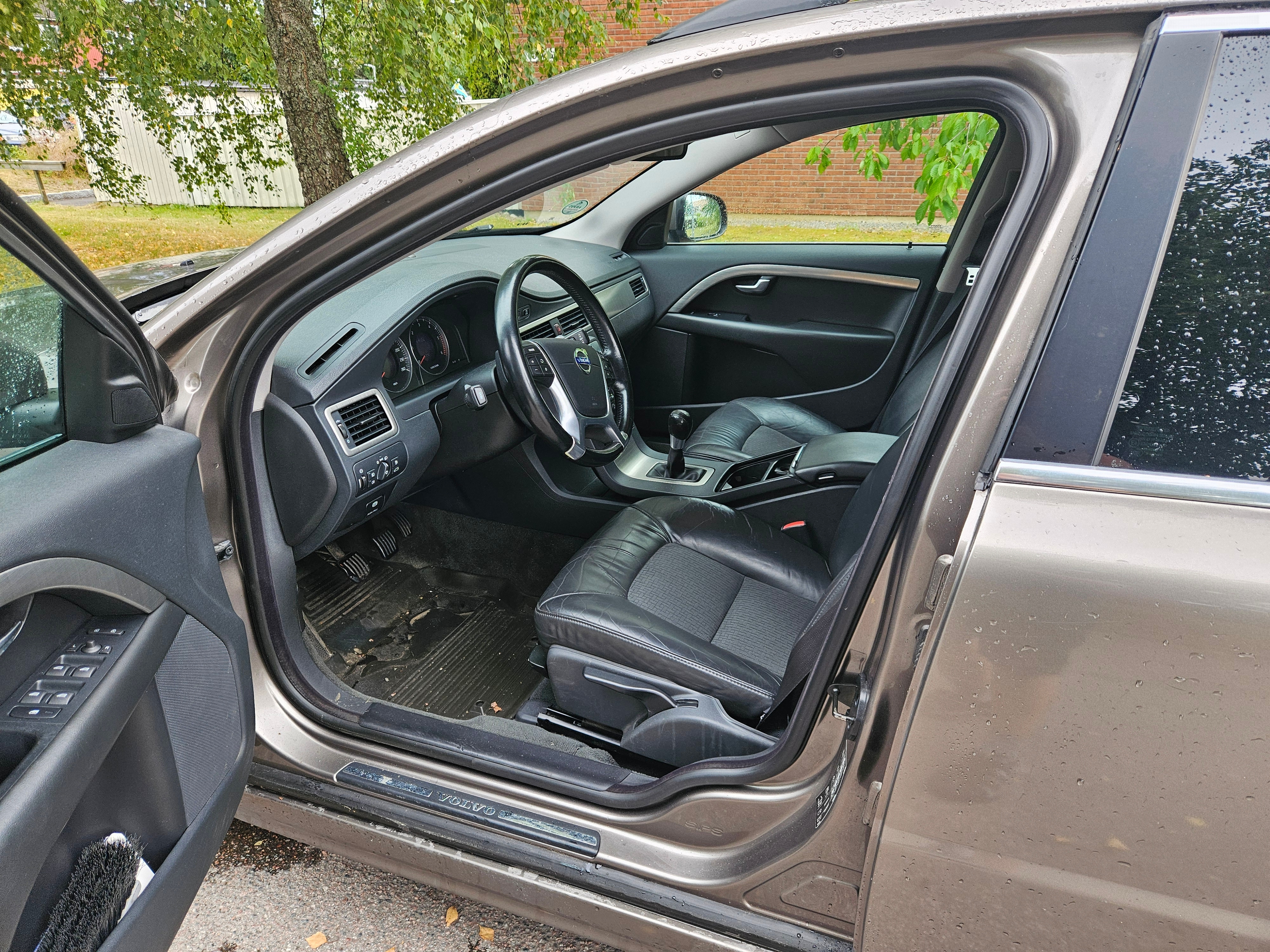 Volvo V70 2.4D Momentum 2010, bild 5/6
