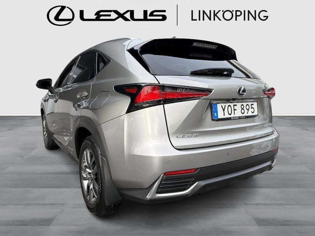 Lexus NX 300h Executive 2018, bild 2/10