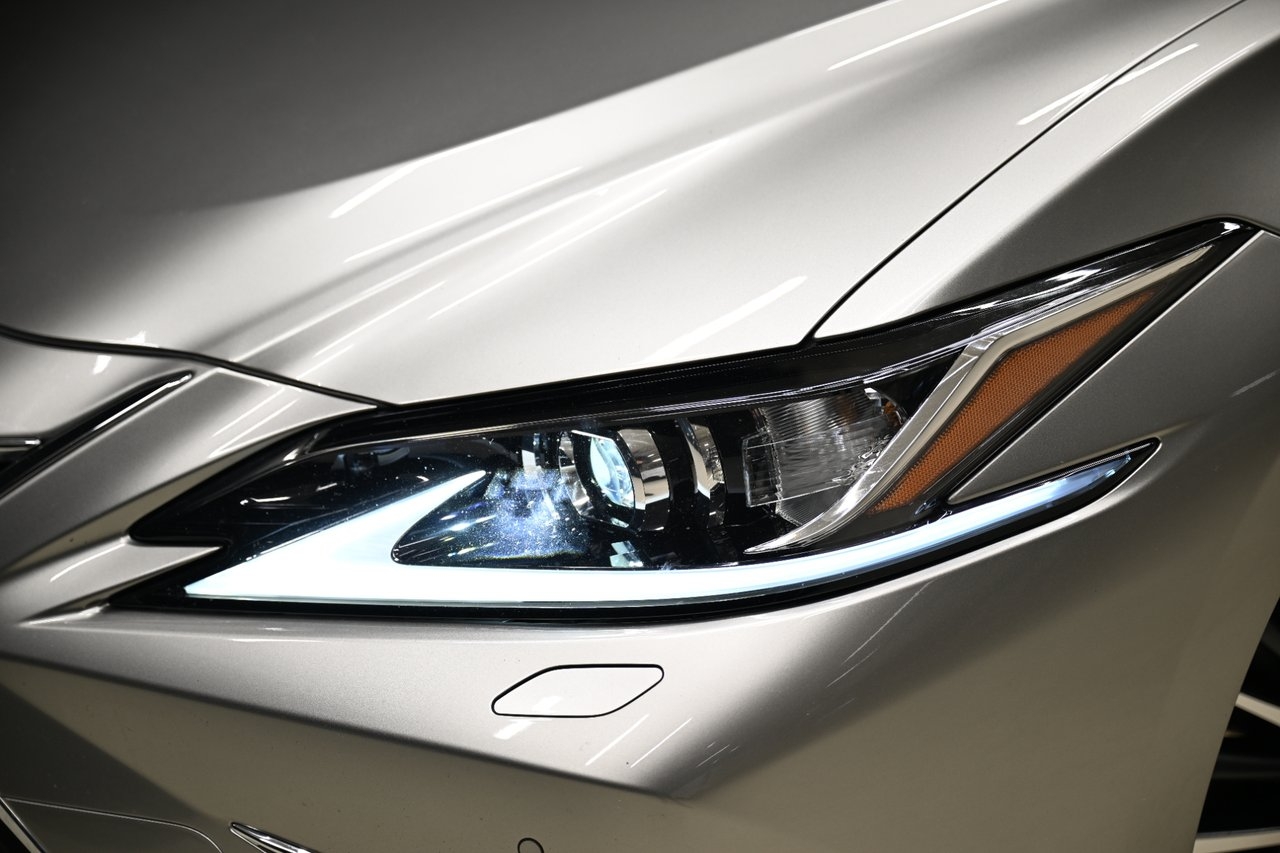 Lexus ES 300h 2023, bild 5/10