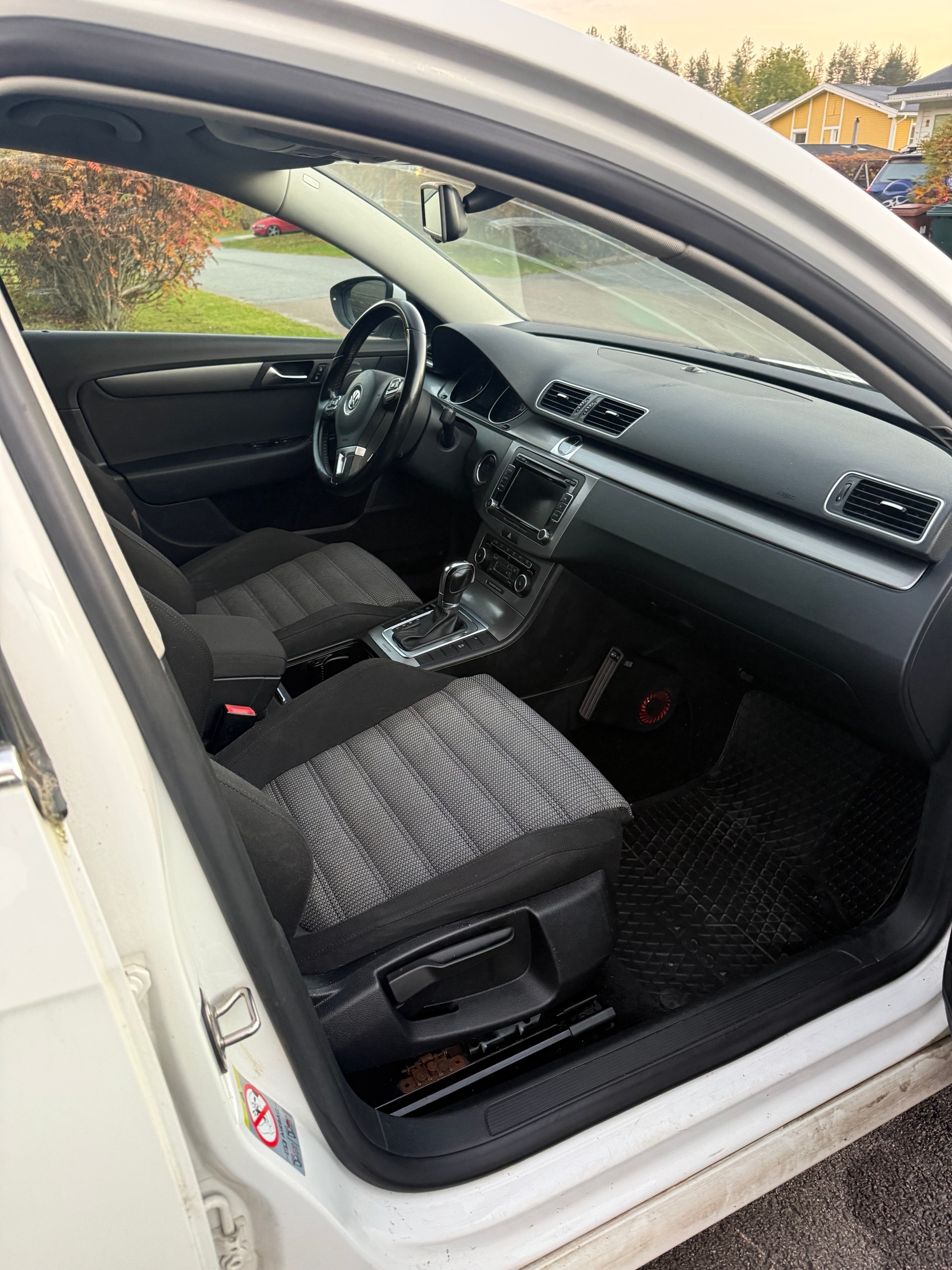 Volkswagen Passat 2.0 TDI 2012, bild 2/4