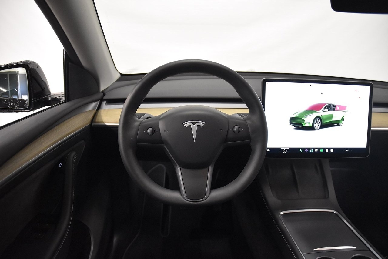 Tesla Model Y 2023, bild 2/10