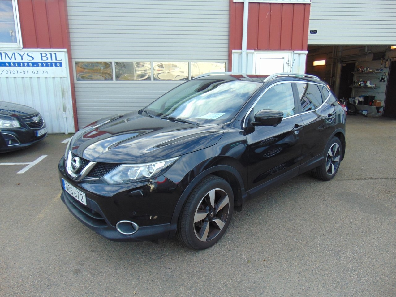 Nissan Qashqai 1.2 DIG-T N-CONNECTA 2017, kuva 2/10