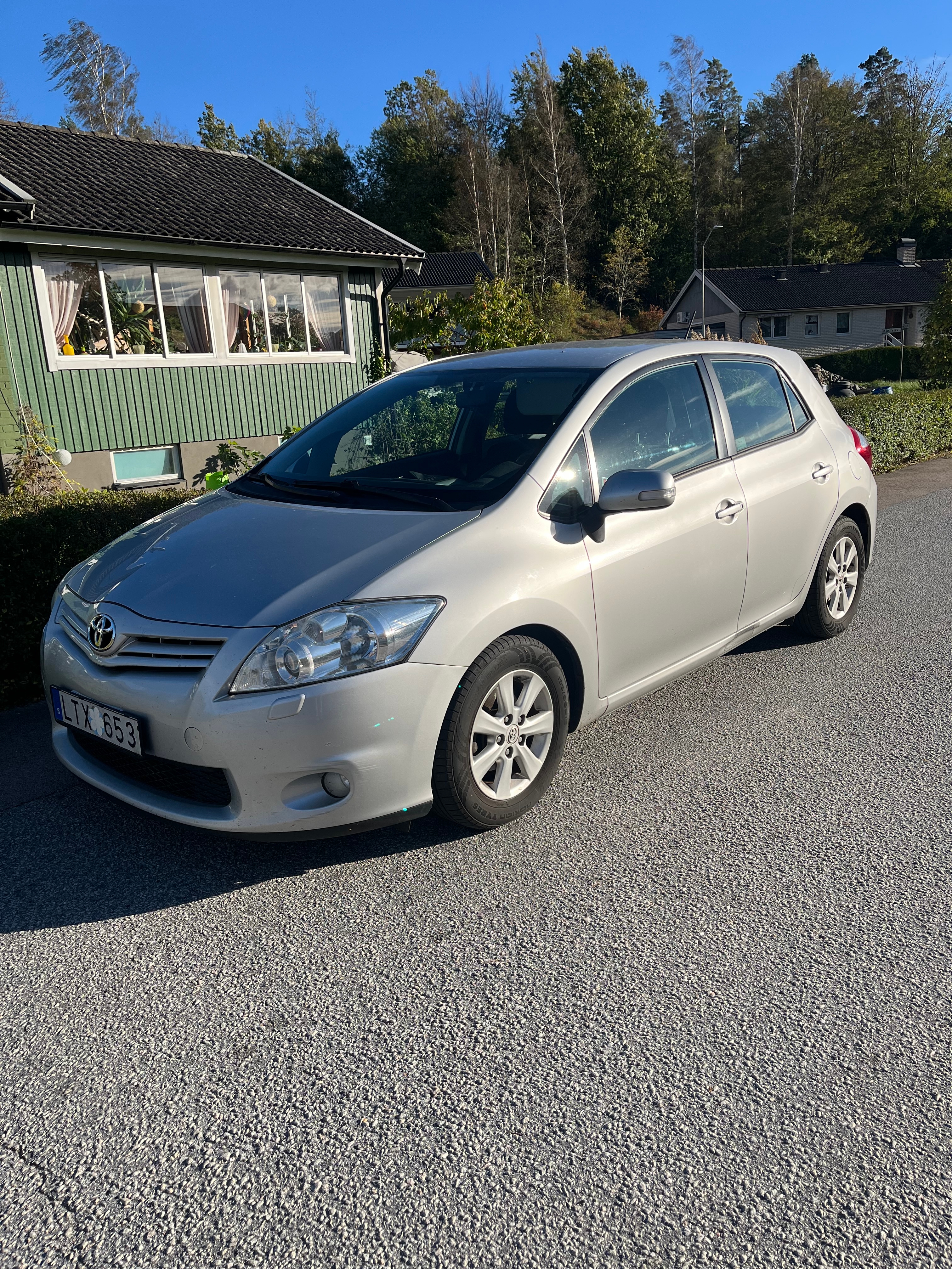 Toyota Auris 1.4 D-4D 2011, bild 2/4