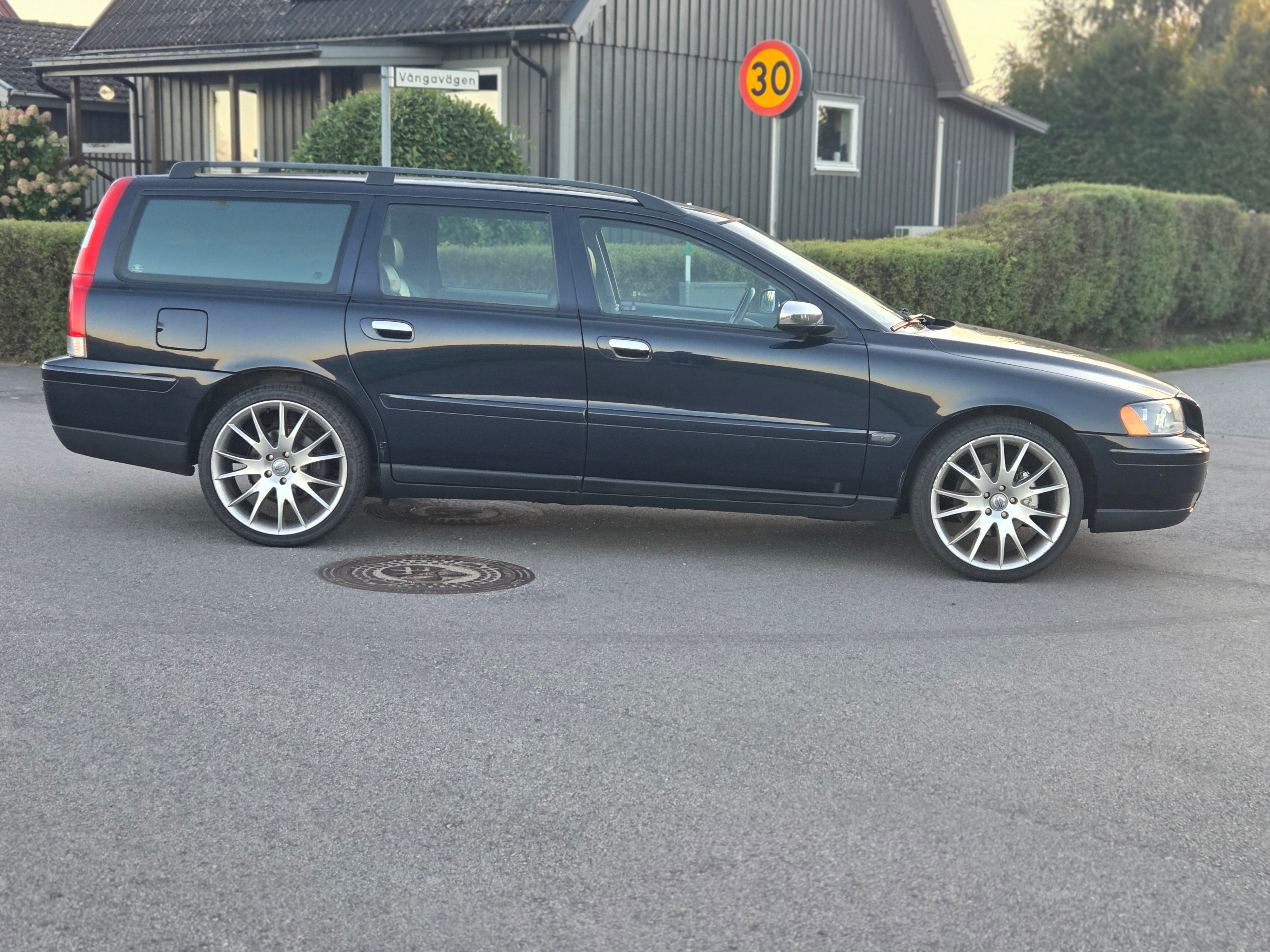Volvo V70 2.4 2006, kuva 2/8