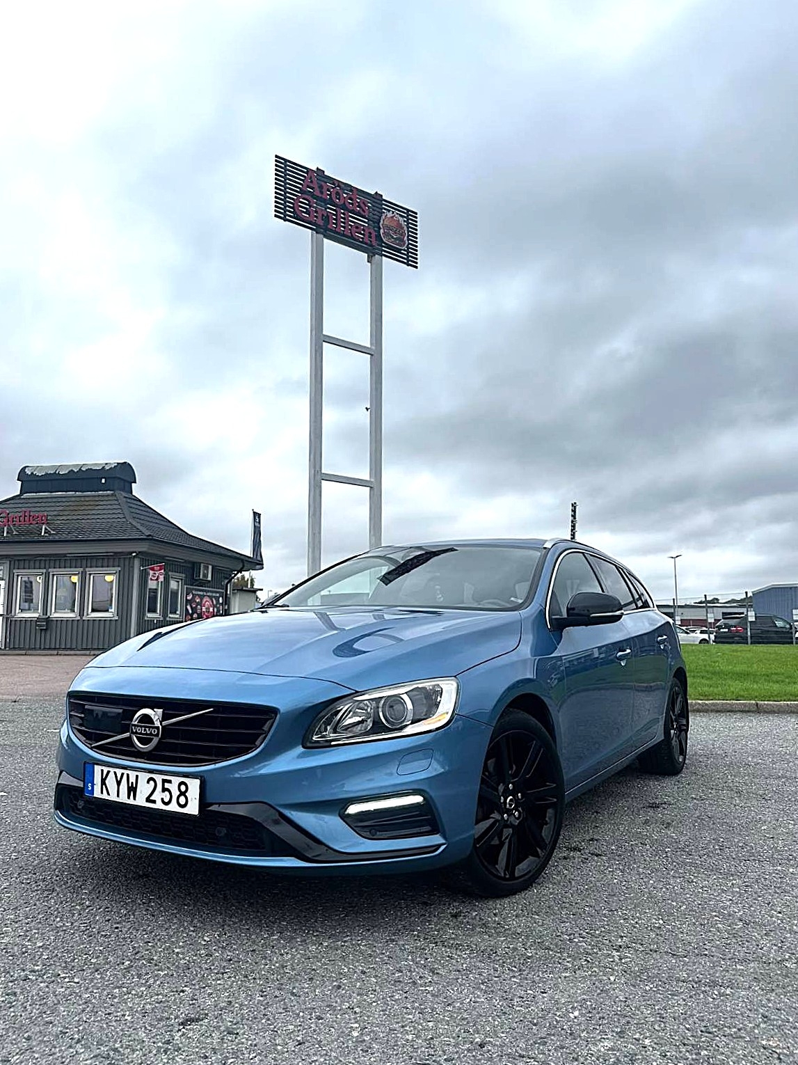Volvo V60 D4