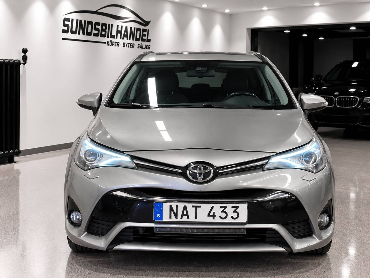 Toyota Avensis 2.0 D-4D Active Plus 2016, photo 2/10