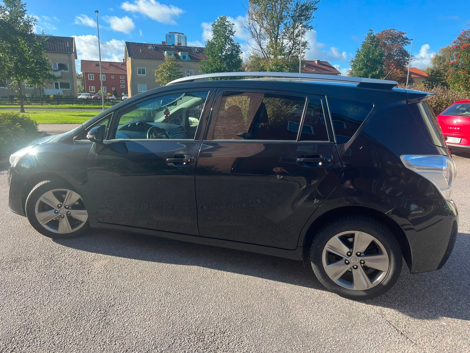 Toyota Verso 1.6 D-4D 2014, bild 2/9