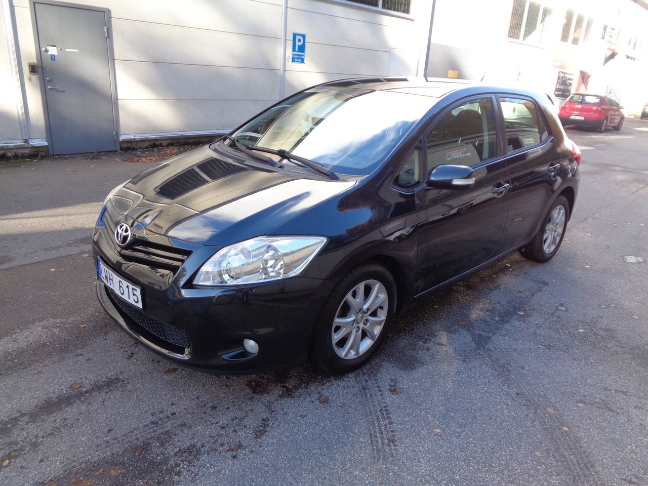 Toyota Auris 1.6 2011, kuva 2/10