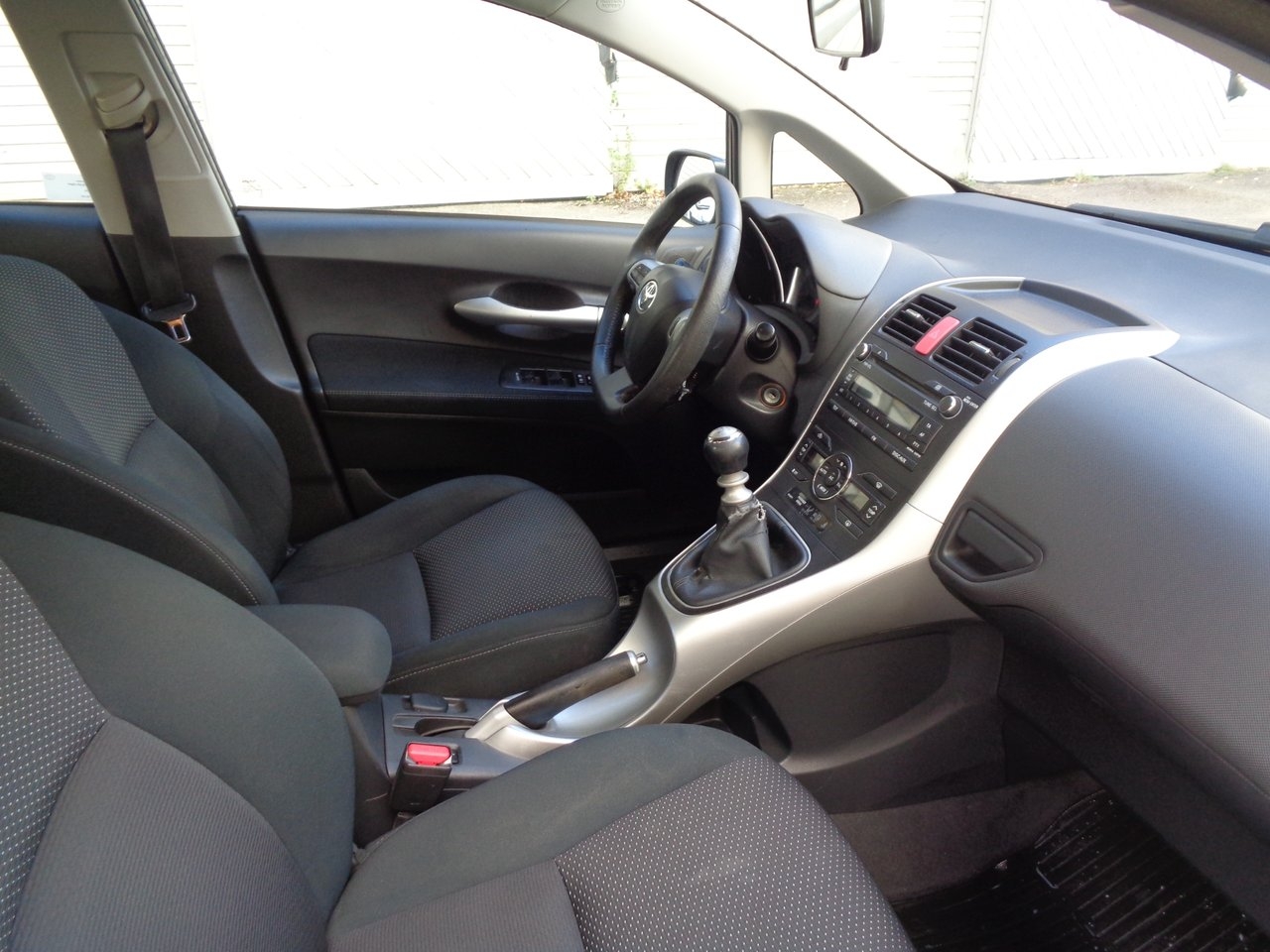 Toyota Auris 1.6 2011, kuva 7/10