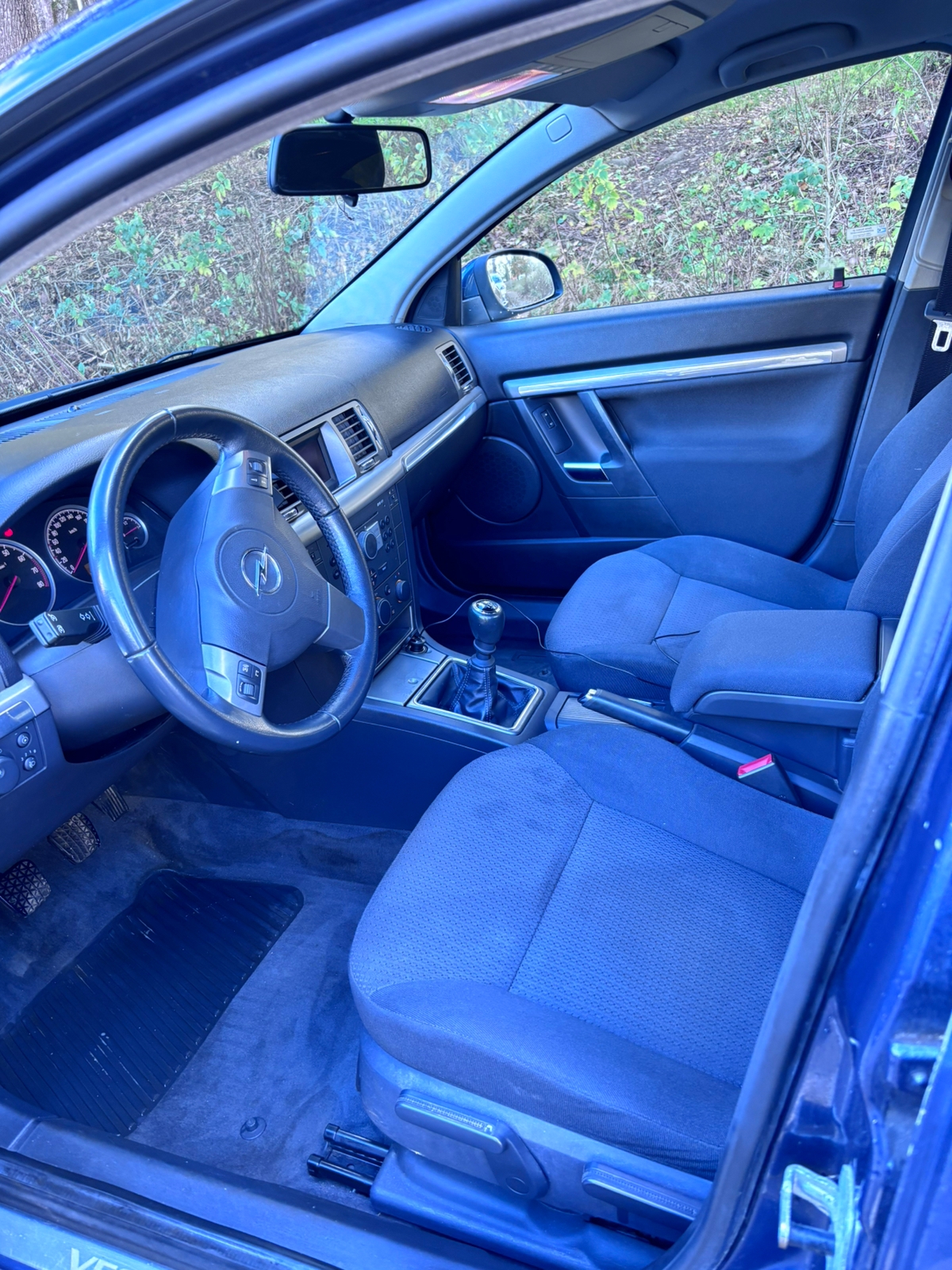Opel Vectra 2.2 direct GTS 2006, photo 2/10