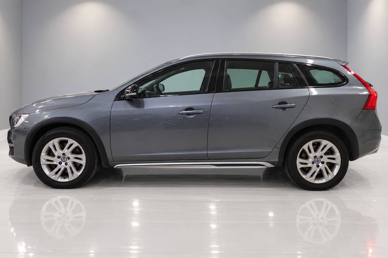 Volvo V60 Cross Country D4 Plus Classic 2018, bild 3/10