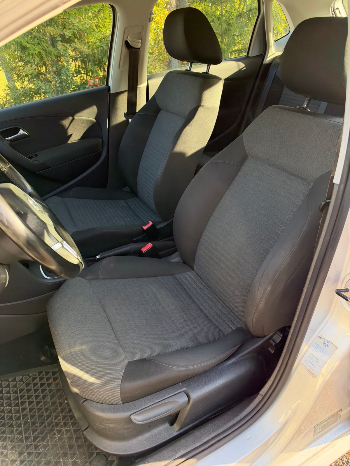 Volkswagen Polo 1.6 TDI 2011, photo 4/6