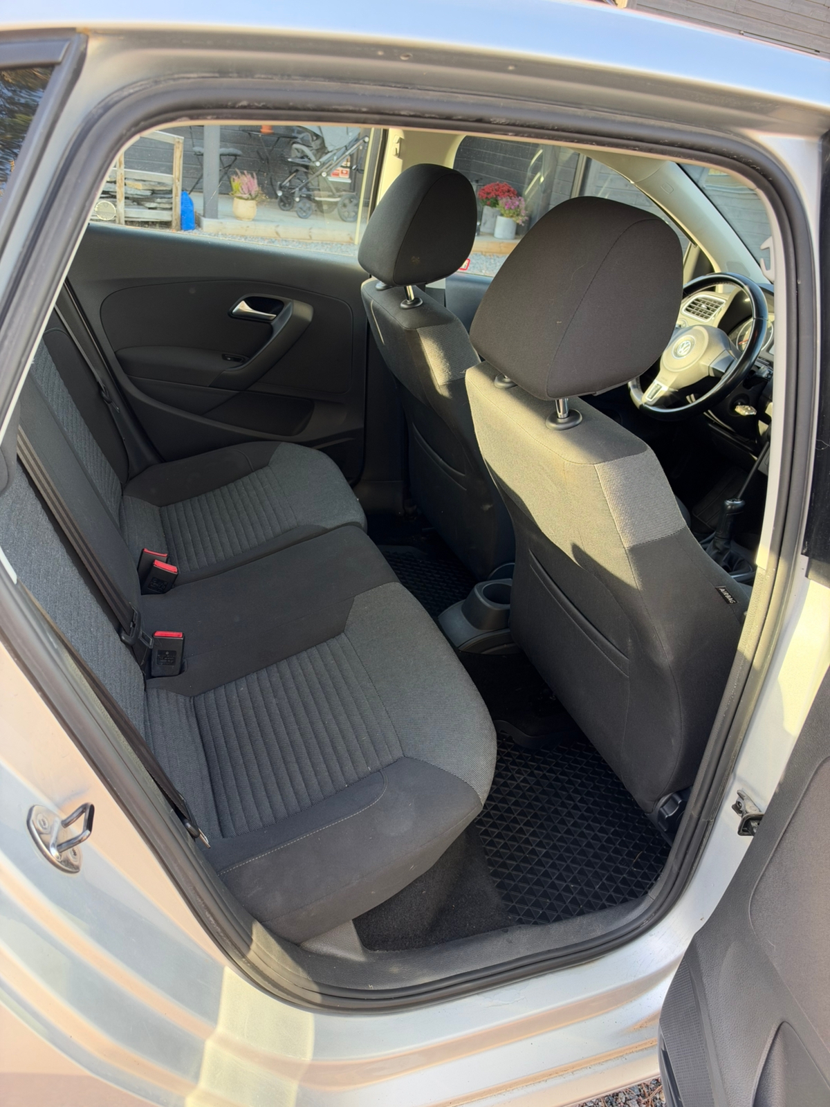 Volkswagen Polo 1.6 TDI 2011, photo 6/6