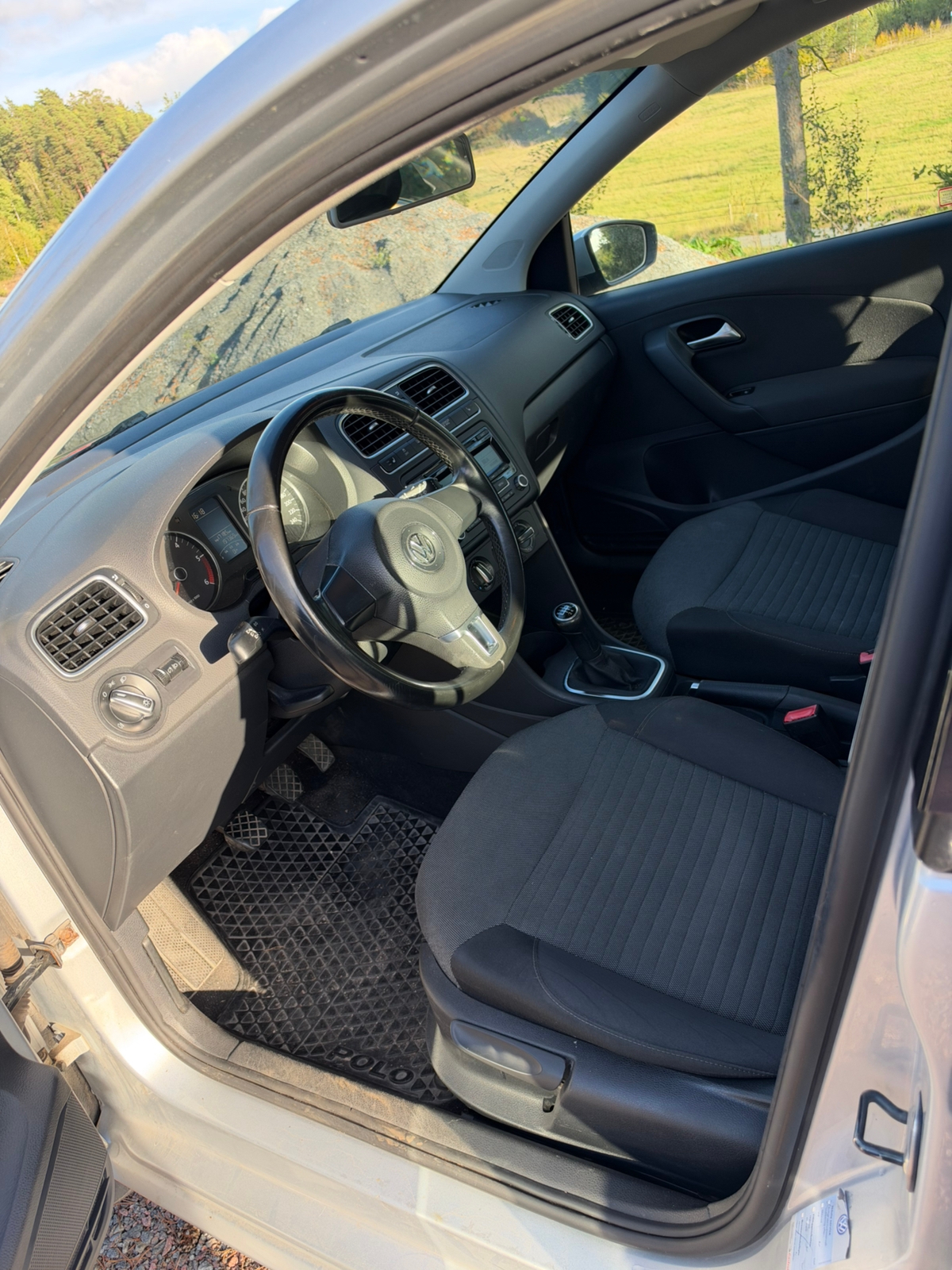 Volkswagen Polo 1.6 TDI 2011, photo 5/6