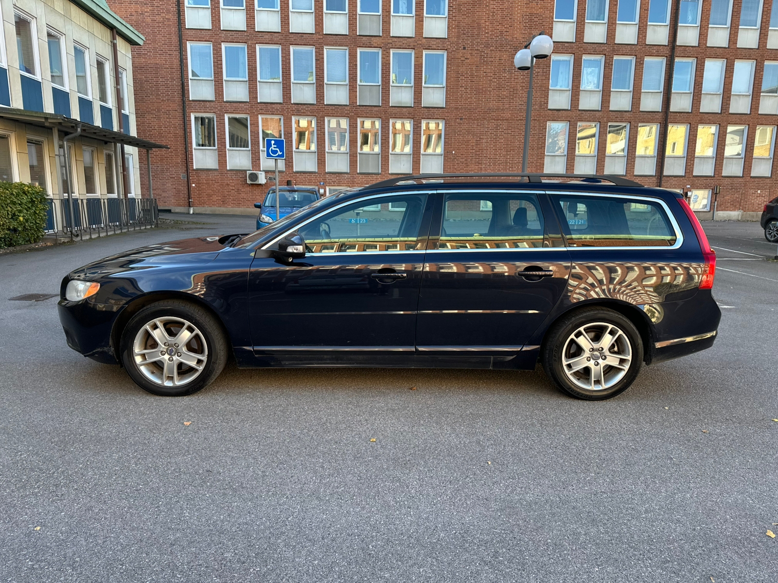 Volvo V70 D3 Momentum 2011, bild 2/8