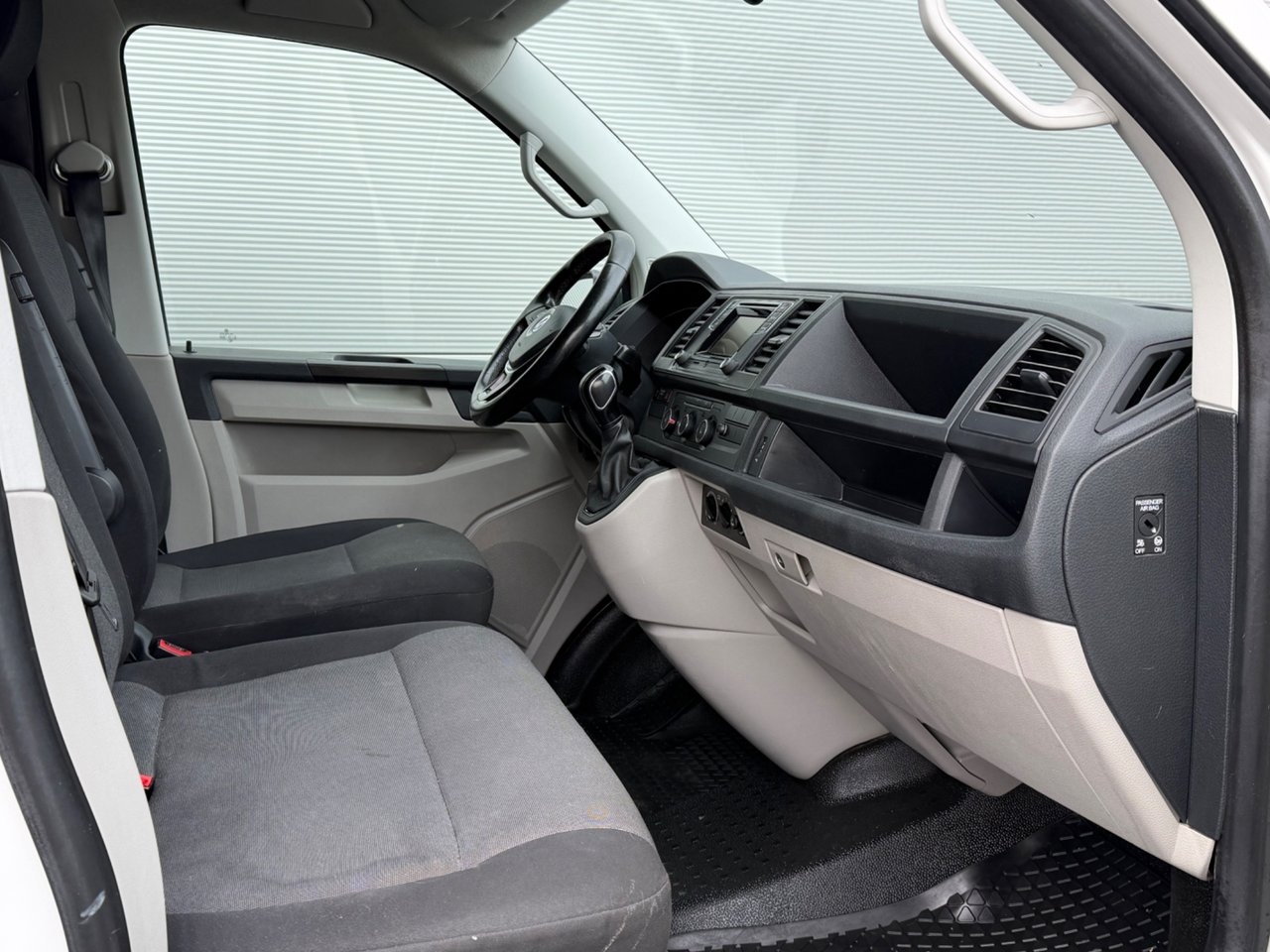 Volkswagen Transporter 2.0 TDI SCR 2018, bild 6/10