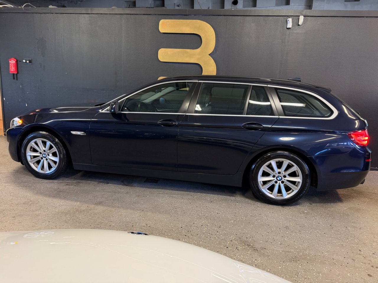 BMW 520d 2011, bild 2/10