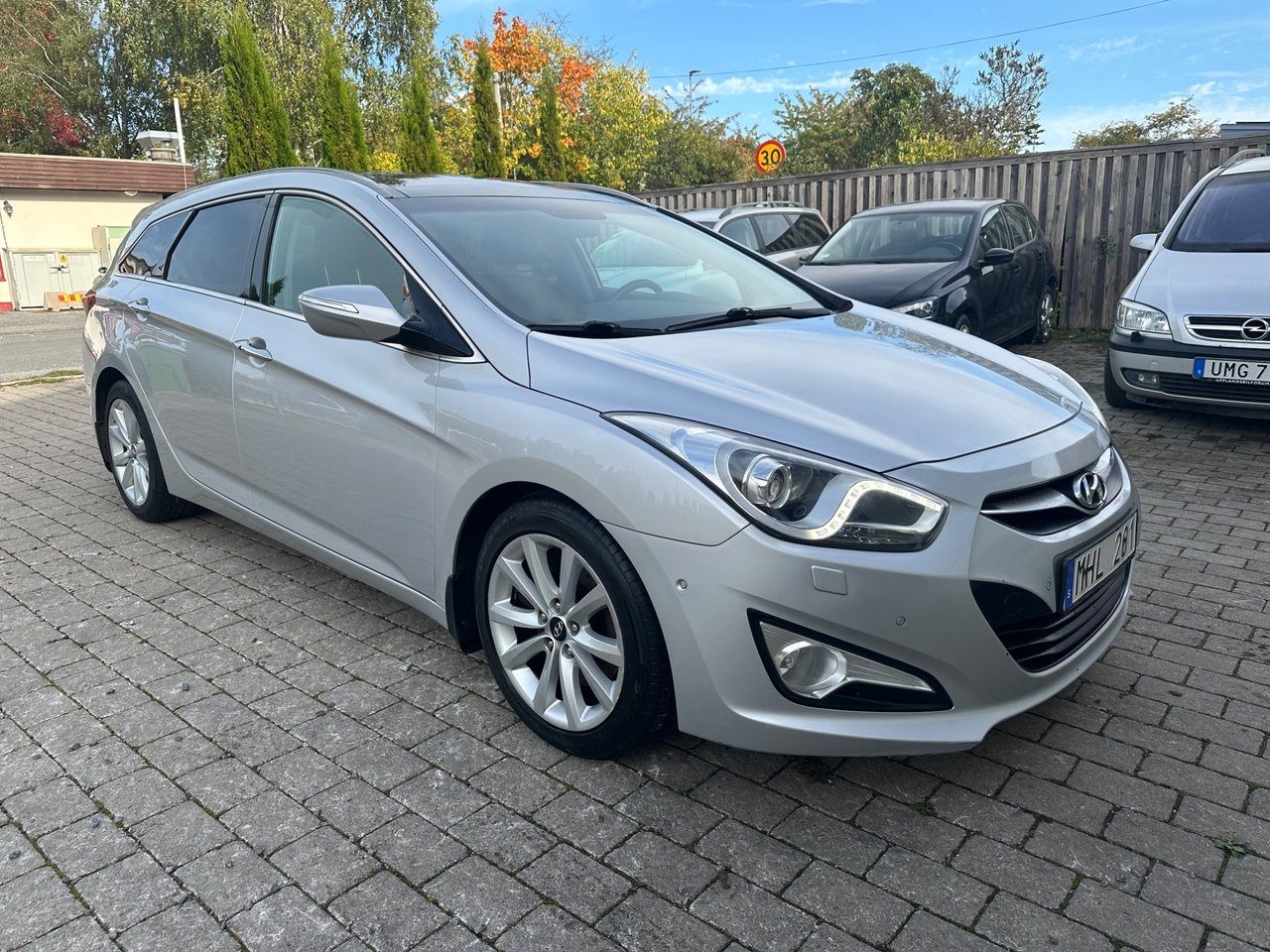 Hyundai i40 1.7 CRDi Business 2012, photo 2/10
