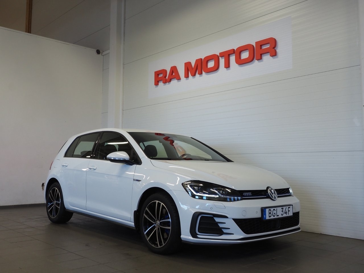 Volkswagen Golf GTE 2020, bild 4/24