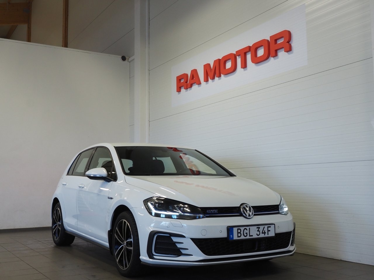 Volkswagen Golf GTE 2020, bild 2/24