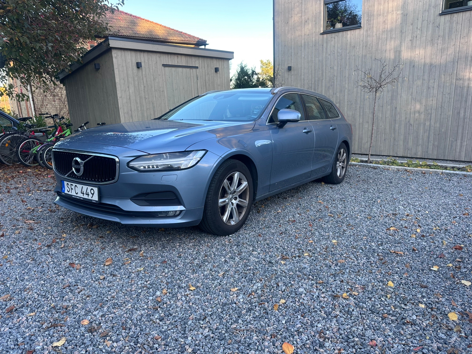 Volvo V90 D4