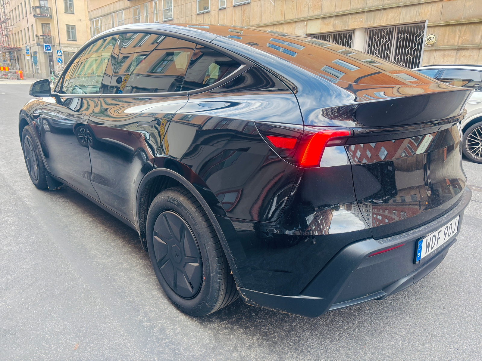 Tesla Model Y Long Range 2026, bild 6/9