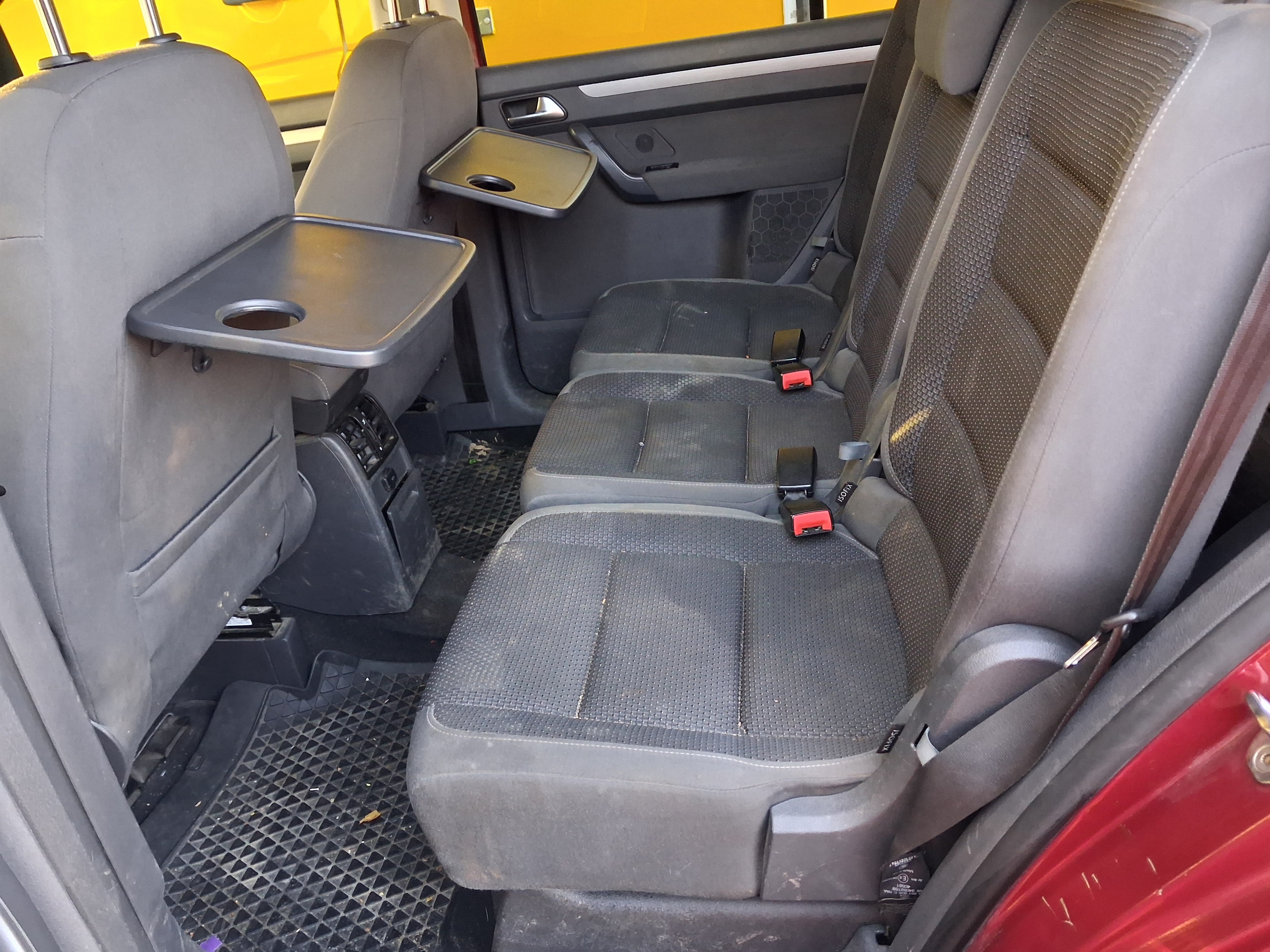 Volkswagen Touran 2011, kuva 6/6
