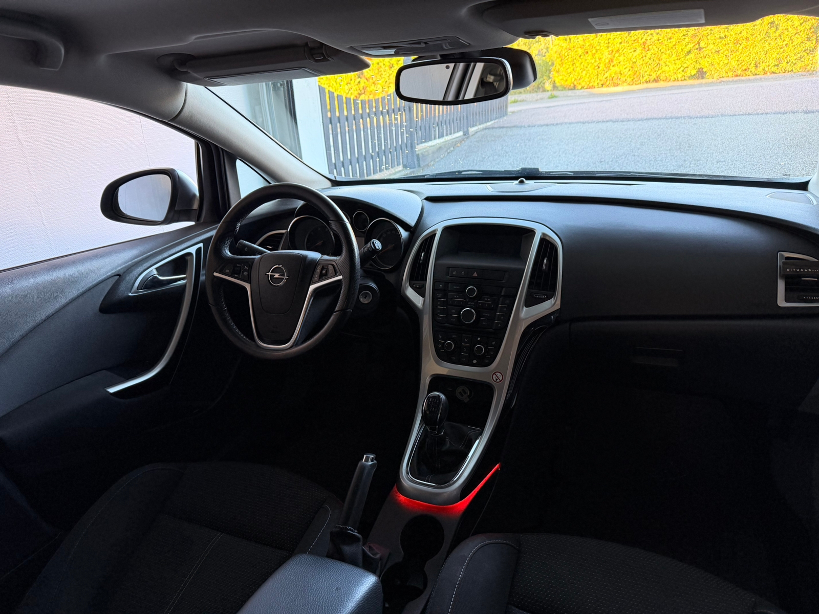 Opel Astra 1.7 CDTI 2013, bild 8/8
