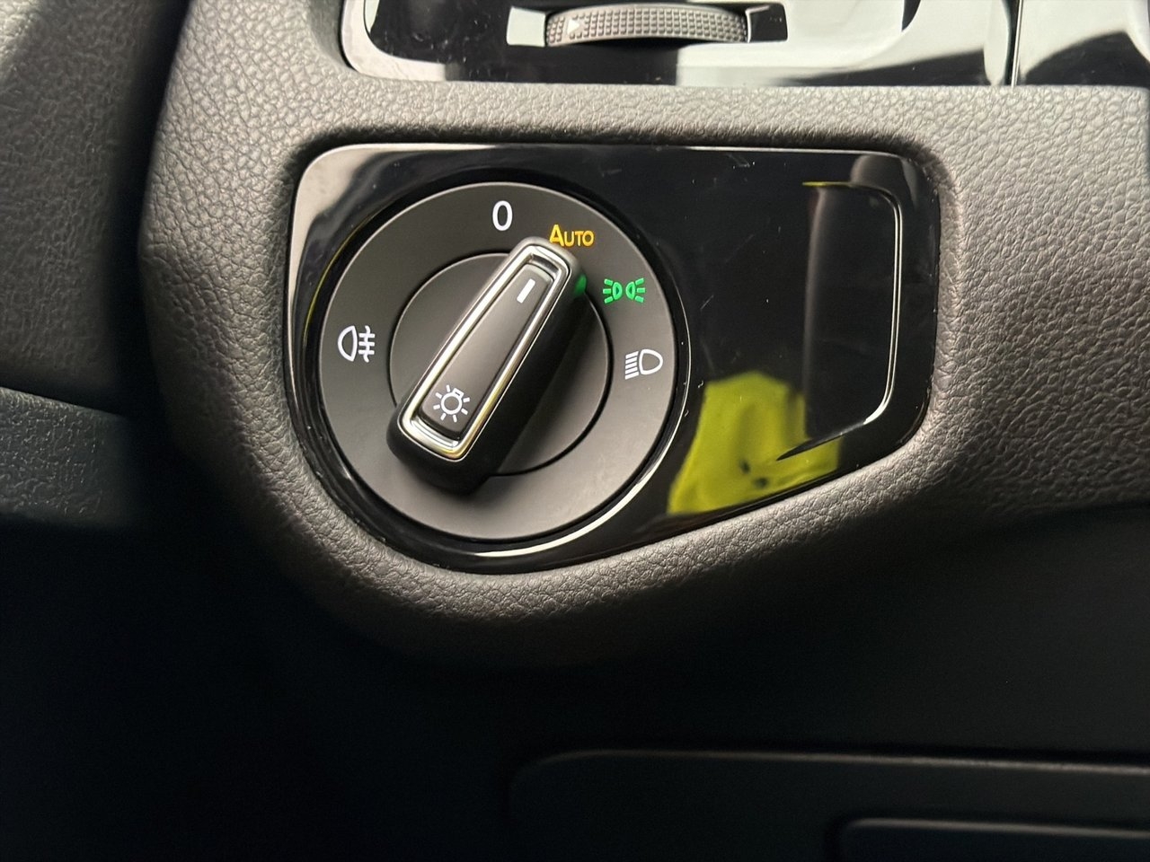 Volkswagen Golf GTE 2020, bild 28/29