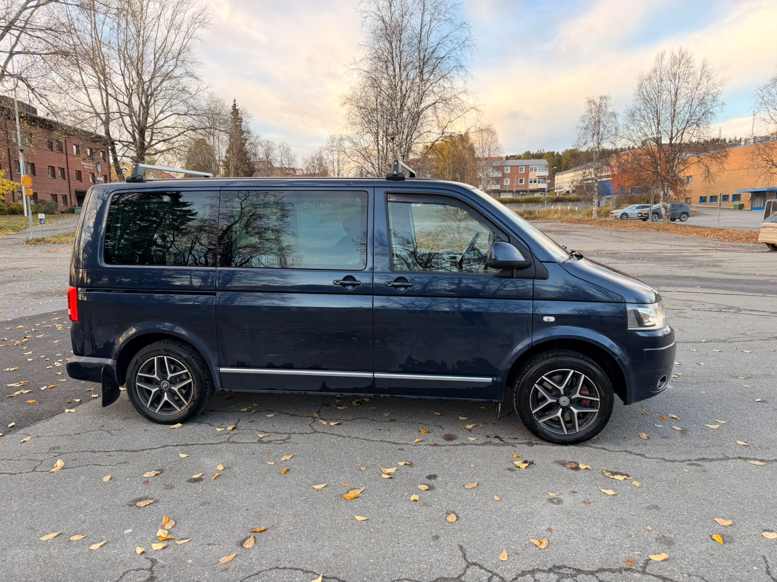 Volkswagen Multivan Highline 2012, bild 3/8