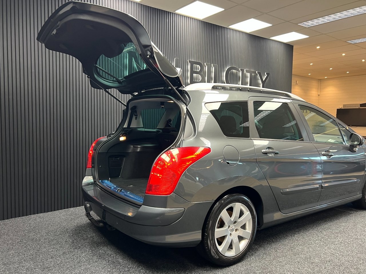 Peugeot 308 HDi FAP 110 2010, bild 7/10